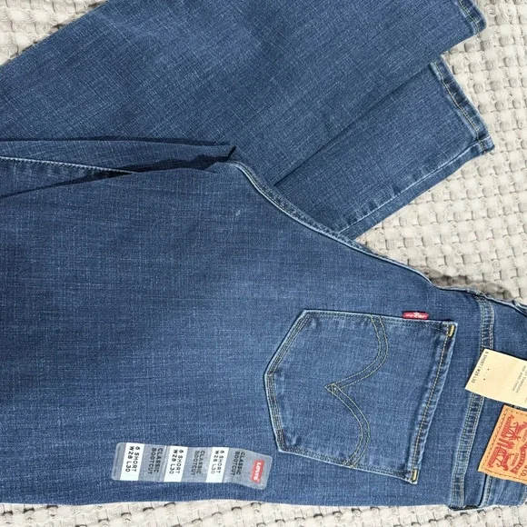 Levi's Women's Blue Jeans Classic Bootcut Hypersoft size 6 short - Picture 4 of 4
